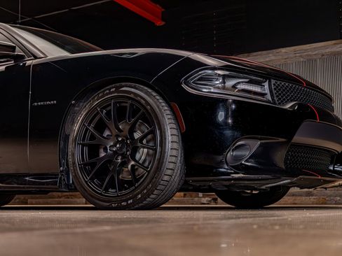 Used 2020 Dodge Charger R/T w/ Blacktop Package image 11