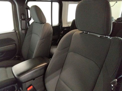 Used 2023 Jeep Wrangler Unlimited w/ Cold Weather Group image 29