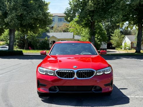 Used 2022 BMW 330i Sedan w/ Premium Package 2 RWD image 9