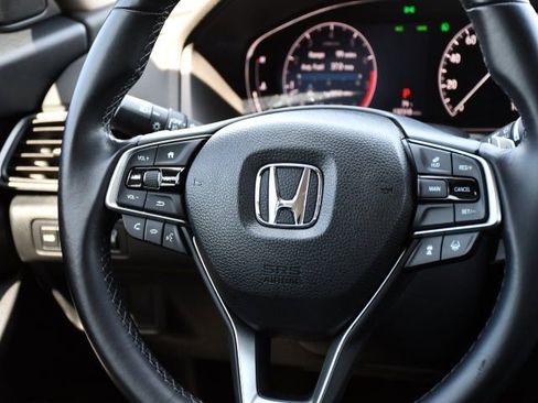 Used 2018 Honda Accord Touring image 24