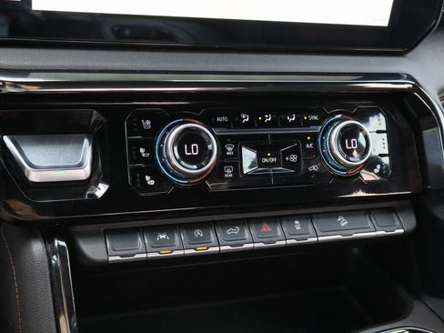 Certified 2022 GMC Sierra 1500 AT4 AWD/4WD image 17