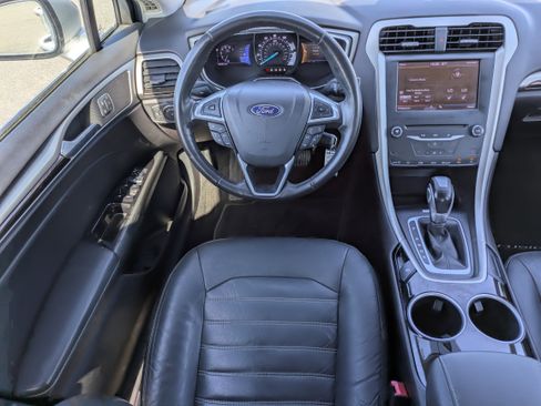 Used 2013 Ford Fusion SE FWD image 17