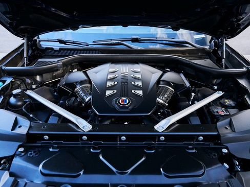 Used 2024 BMW ALPINA XB7 AWD/4WD image 12