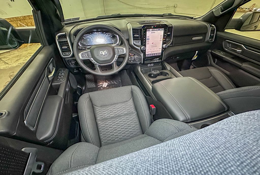 New 2026 RAM 1500 Big Horn AWD/4WD image 9
