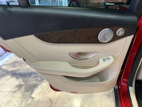 Used 2018 Mercedes-Benz GLC 300 4MATIC w/ Multimedia Package image 42