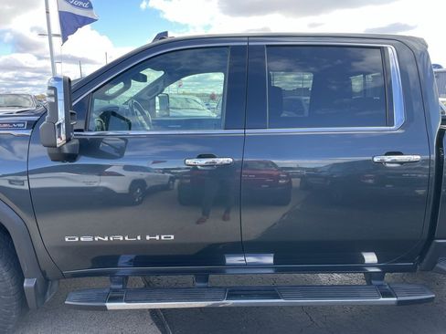Used 2022 GMC Sierra 2500 Denali image 34