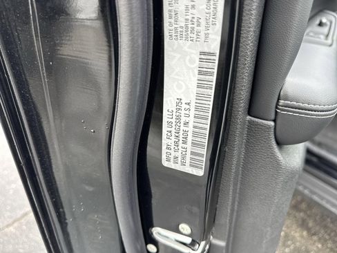 New 2025 Jeep Grand Cherokee L Altitude image 17