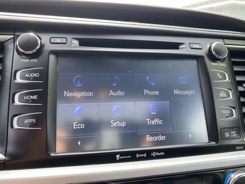 Used 2017 Toyota Highlander XLE w/ Carpet Mat Package AWD/4WD image 34