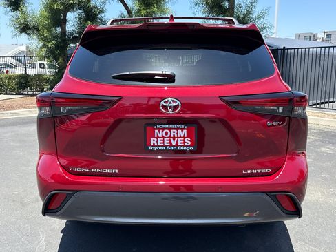 New 2026 Toyota Highlander Limited AWD/4WD image 14