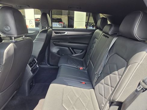 Used 2026 Volkswagen Atlas Cross Sport SE FWD image 28