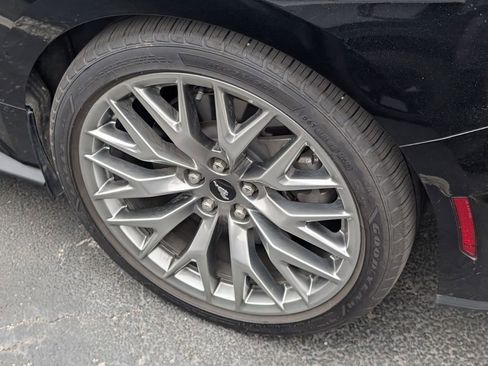 Used 2025 Ford Mustang GT Premium image 17