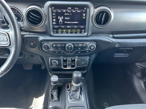 Used 2023 Jeep Wrangler Unlimited Sport AWD/4WD image 11