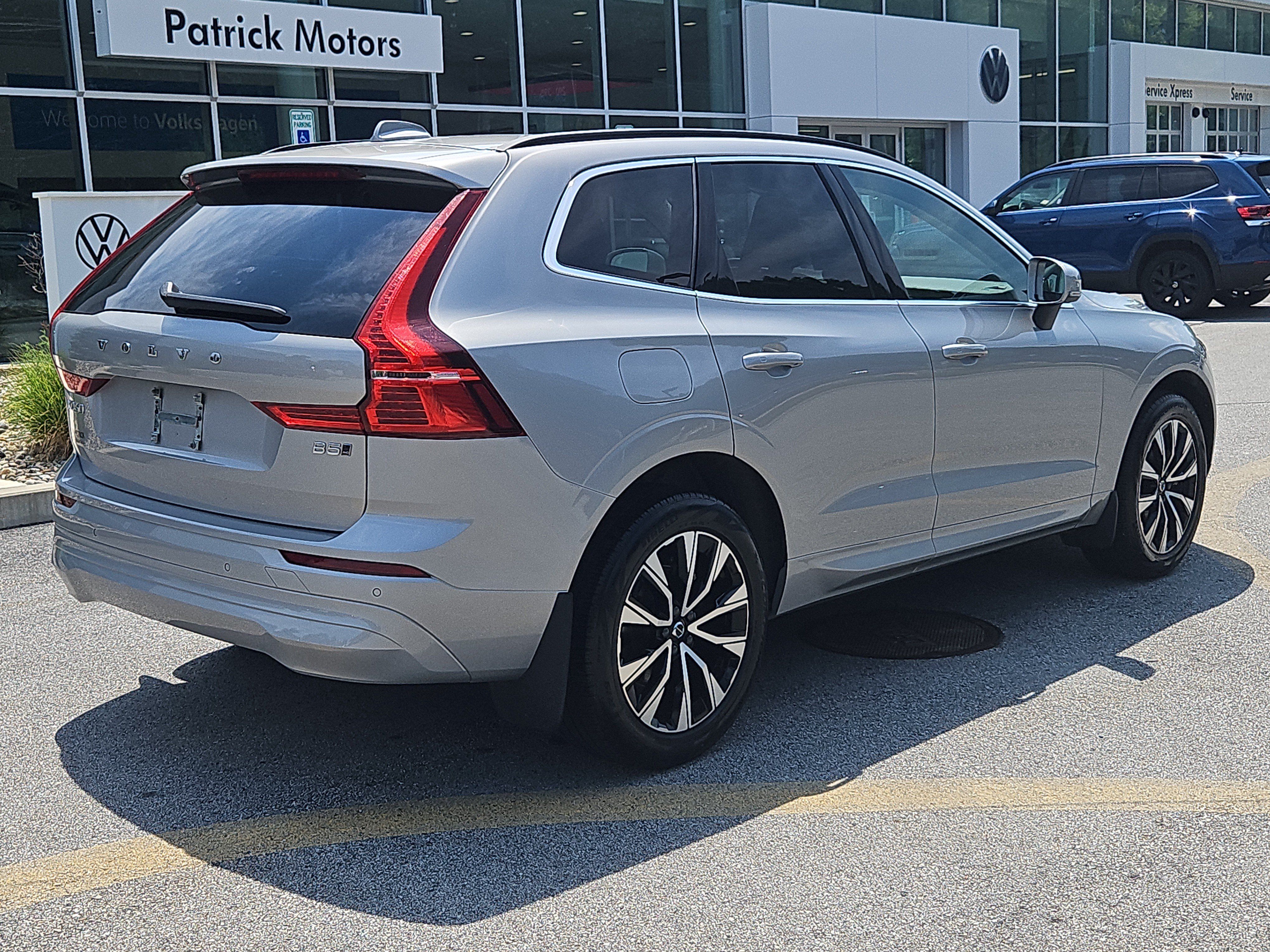 Used 2023 Volvo XC60 B5 Core w/ Climate Package AWD/4WD image 2