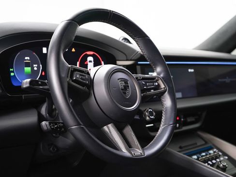 Used 2024 Porsche Macan Turbo Electric AWD/4WD image 23