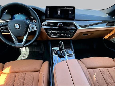 Used 2023 BMW 530i w/ Premium Package RWD image 15