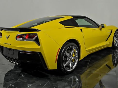 Used 2014 Chevrolet Corvette Stingray Coupe w/ 3LT Preferred Equipment Group RWD image 9
