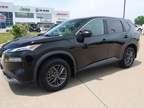 Used 2023 Nissan Rogue S AWD/4WD image 17