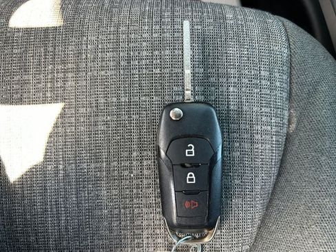 Used 2021 Ford F150 XLT AWD/4WD image 31