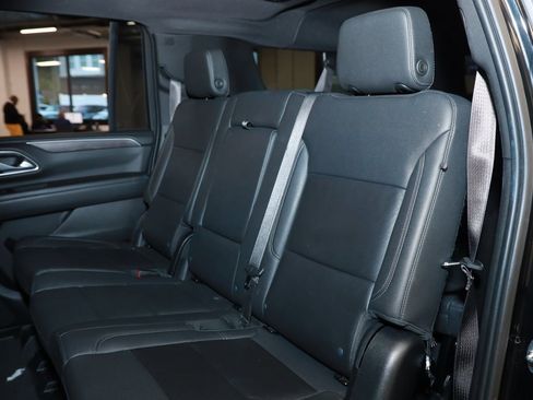 Used 2024 Chevrolet Suburban LT image 13