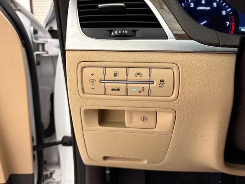 Used 2019 Genesis G80 3.8 RWD image 6