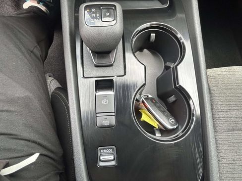 Used 2023 Nissan Rogue SV FWD image 29