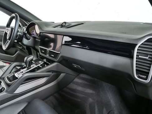 Certified 2023 Porsche Cayenne Coupe AWD/4WD image 25