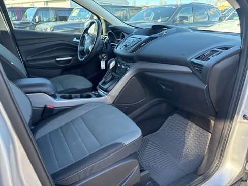 Used 2015 Ford Escape SE image 12