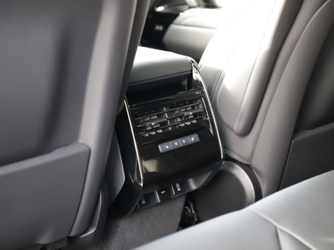 New 2026 Land Rover Range Rover Sport SE image 17