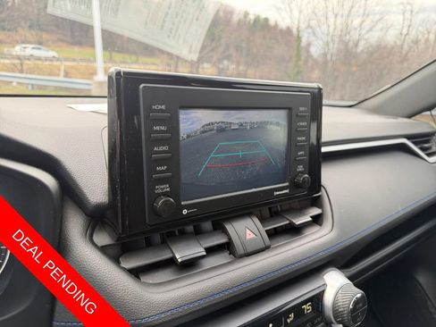 Used 2022 Toyota RAV4 SE w/ Convenience Package image 18