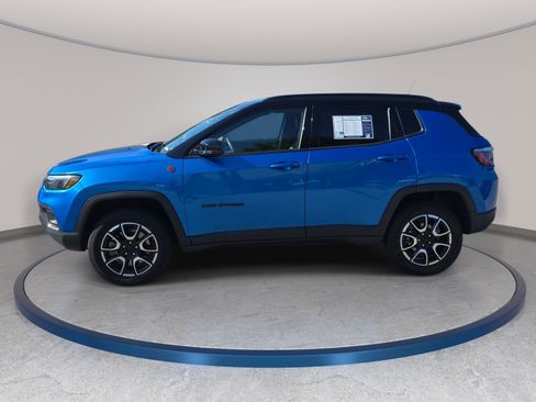 Used 2024 Jeep Compass Trailhawk AWD/4WD image 5