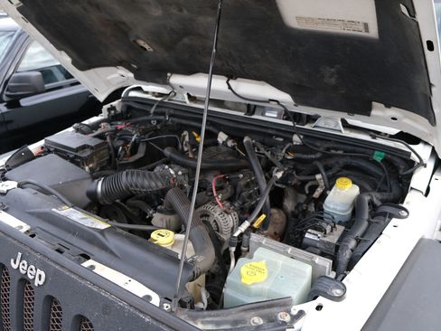 Used 2008 Jeep Wrangler Rubicon w/ Dual Top Group image 30