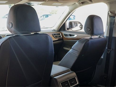 New 2026 Volkswagen Atlas SE image 18