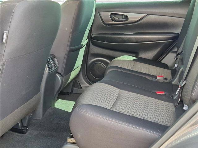 Used 2020 Nissan Rogue S FWD image 25