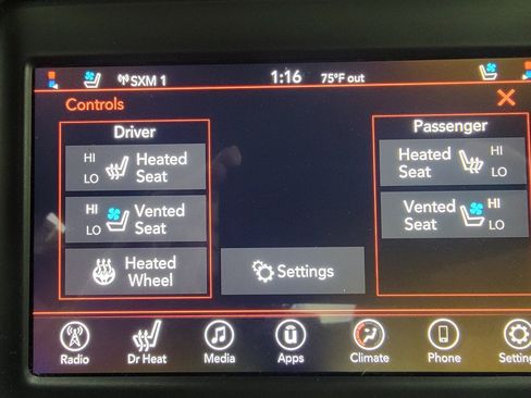 Used 2020 Dodge Charger SXT w/ Leather Interior Group RWD image 23