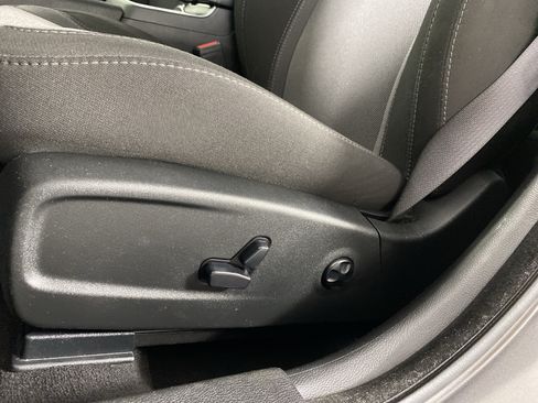 Used 2020 Dodge Charger SXT RWD image 16