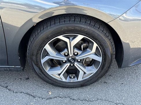 Used 2020 Kia Forte LXS image 7