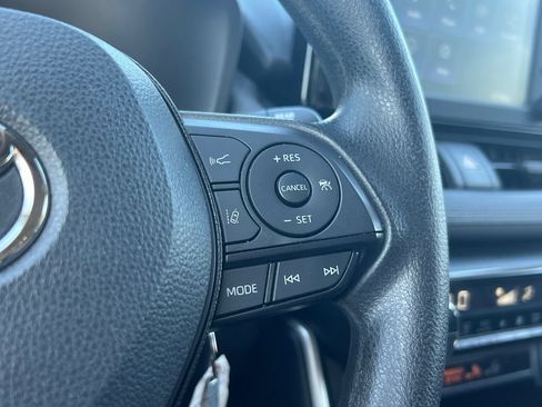 Used 2019 Toyota RAV4 LE AWD/4WD image 22