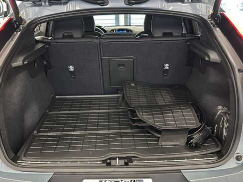 Used 2023 Volvo C40 P8 Recharge Plus w/ Protection Package Premier AWD/4WD image 28