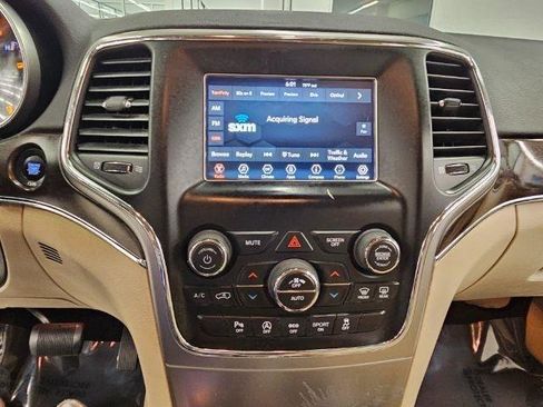 Used 2018 Jeep Grand Cherokee Limited w/ Trailer Tow Group IV image 16