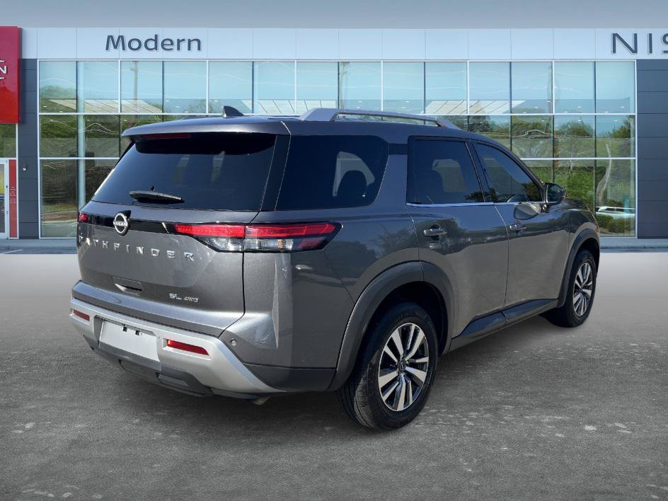 Used 2023 Nissan Pathfinder SL AWD/4WD image 5