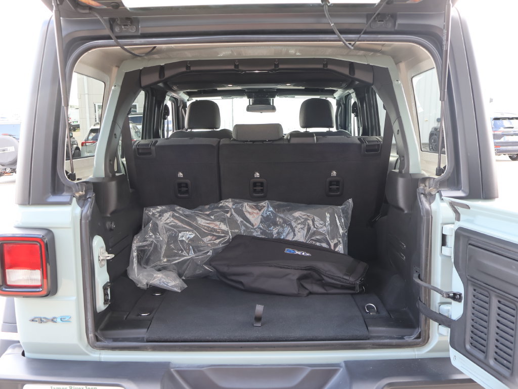 Used 2024 Jeep Wrangler Unlimited AWD/4WD image 13