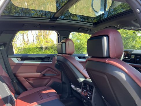 New 2026 Porsche Cayenne S image 23