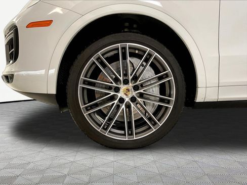Used 2022 Porsche Cayenne Turbo AWD/4WD image 31