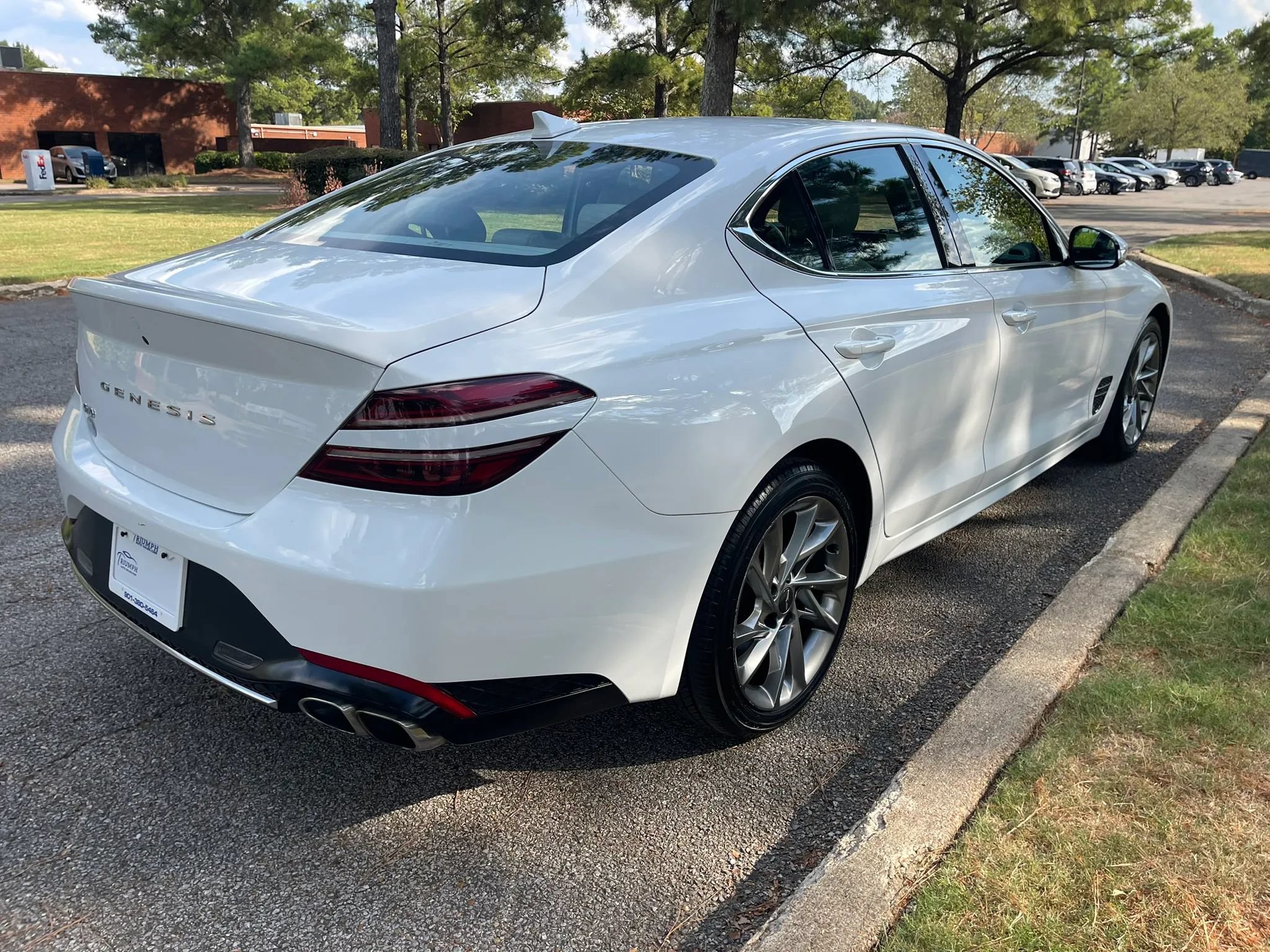 Used 2022 Genesis G70 2.0T RWD image 5