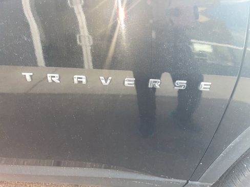 Used 2021 Chevrolet Traverse LS image 11