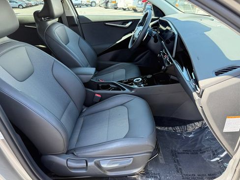 Used 2023 Kia Niro Wind FWD image 15