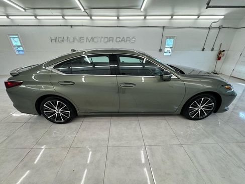 Used 2022 Lexus ES 350 w/ Premium Package FWD image 4