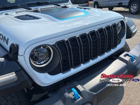 Used 2024 Jeep Wrangler Unlimited Rubicon 4xe AWD/4WD image 7