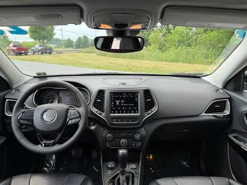 Certified 2023 Jeep Cherokee Altitude Lux w/ Lux Elite Package AWD/4WD image 14