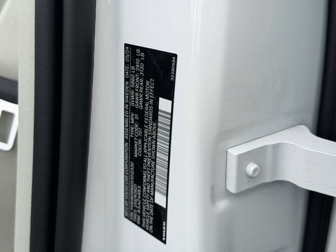 Certified 2025 Volvo XC60 T8 Ultra w/ Protection Package image 36